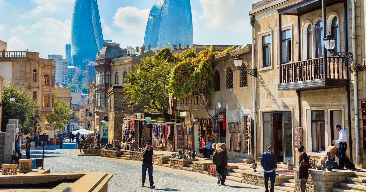 BAKU CYCLING & WALKING TOUR VIP transfer luxury experience historic landmarks