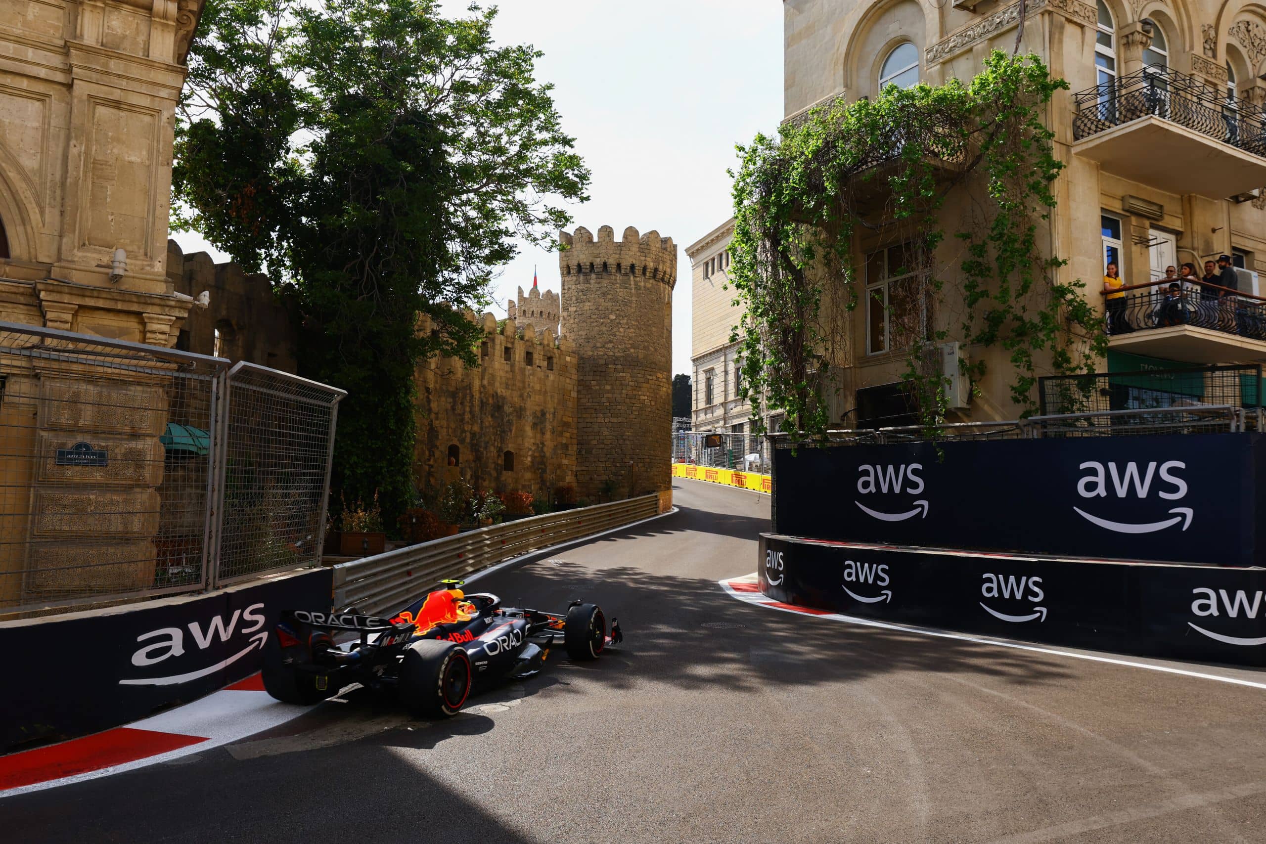 BAKU FORMULA 1 TRACK TOUR VIP transfer luxury experience city skyline