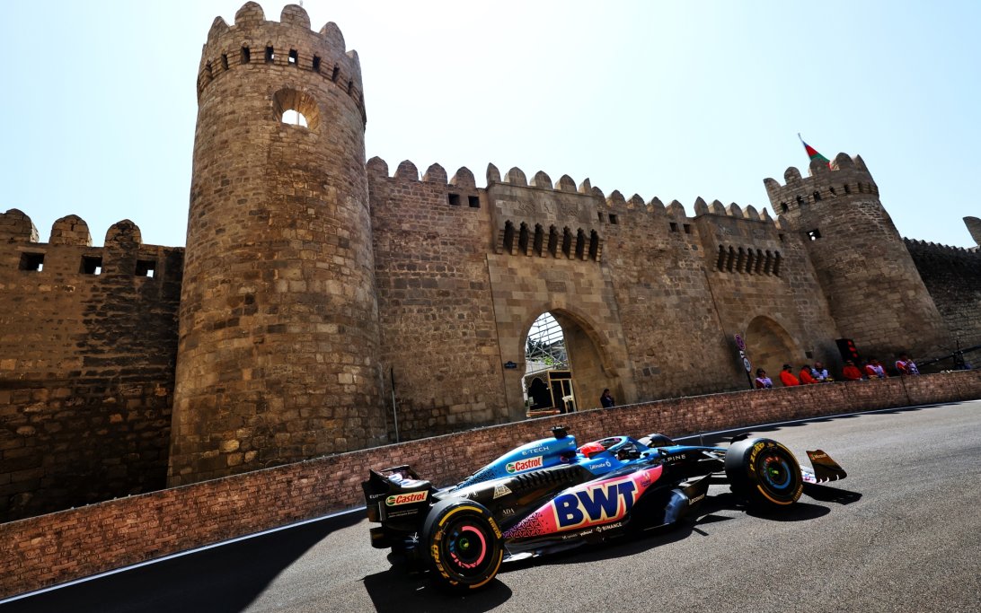 BAKU FORMULA 1 TRACK TOUR VIP transfer luxury experience city skyline