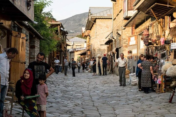 SHAMAKHI & LAHIJ TOUR VIP transfer luxury experience historic landmarks