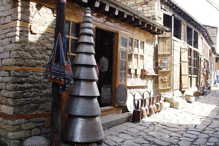 SHAMAKHI & LAHIJ TOUR VIP transfer luxury experience historic landmarks