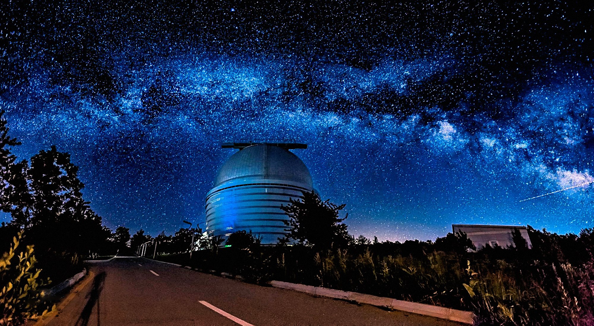 SHAMAKHI & LAHIJ TOUR VIP transfer luxury experience historic landmarks