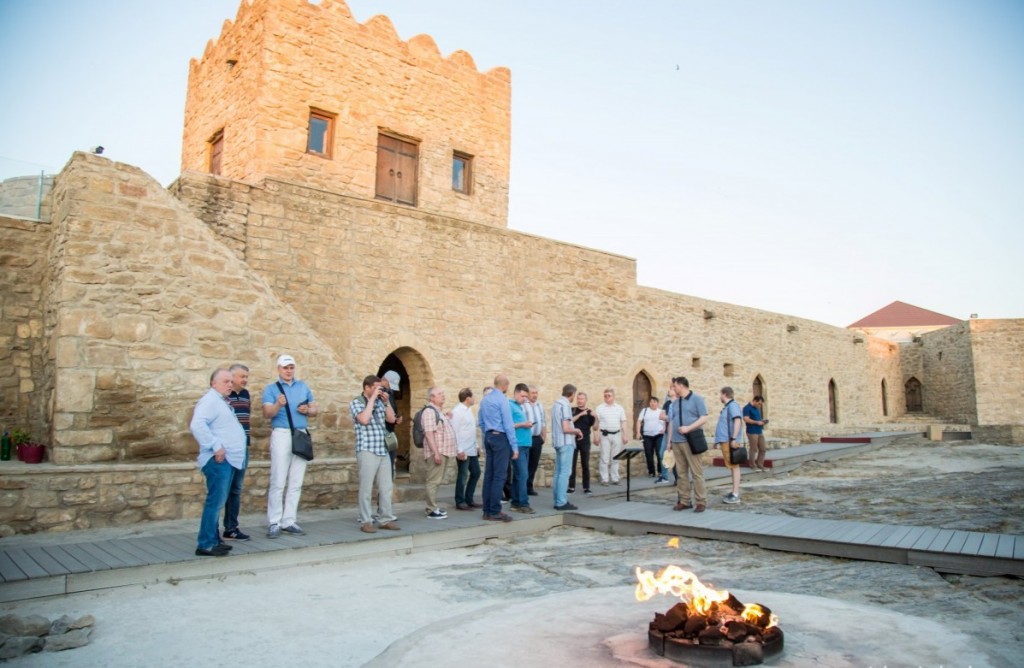 Ateshgah & Yanar Dag Tour VIP transfer luxury experience historic landmarks