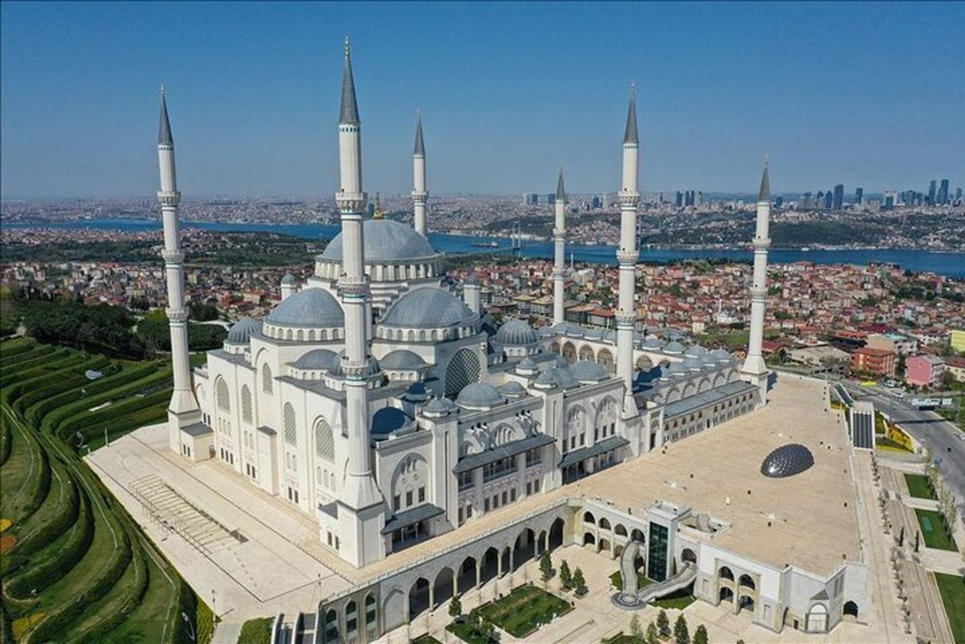 Istanbul Panoramic Tour VIP transfer luxury experience historic landmarks