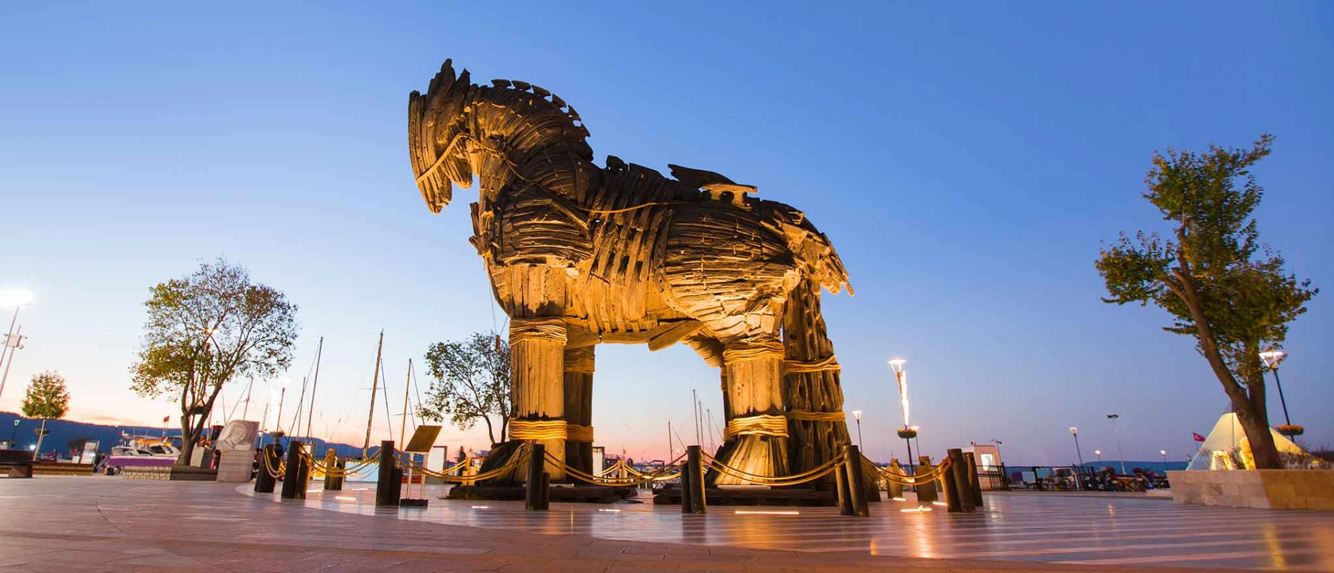 Istanbul to Çanakkale & Gallipoli Tour VIP transfer luxury experience historic landmarks